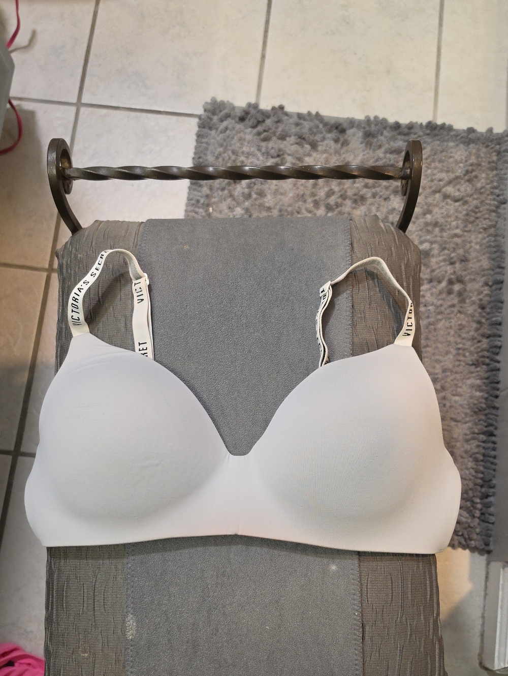 Victoria's Secret Gray Seamless Lightly Padded T-Shirt Bra Size 38D